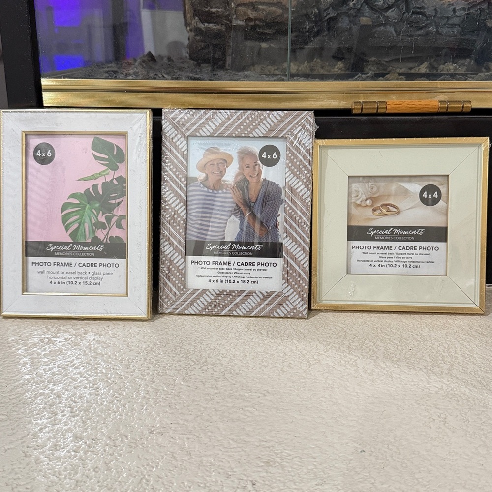 Photo Frame Set - White and Cream plastic w glass
